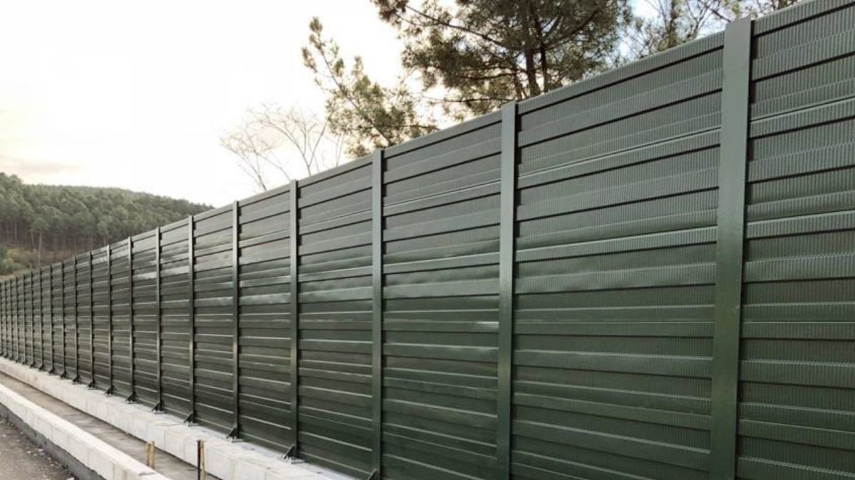 Imatge del model de les pantalles acústiques previstes a municipis com el Vendrell.