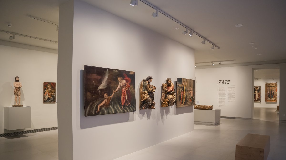 El Museu d'Art i Història de Reus reobre amb una museografia renovada i amb més de 300 peces de figures referents