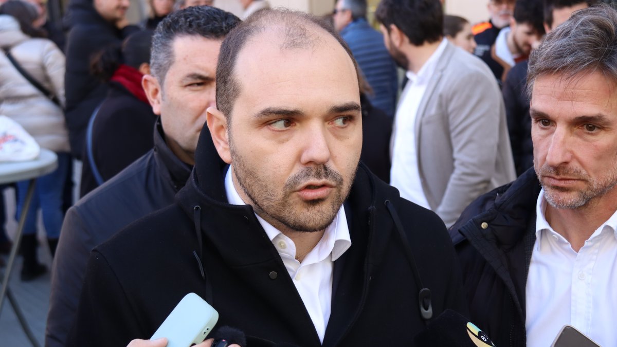 El conseller en funcions de President, Albert Dalmau, en una atenció a mitjans