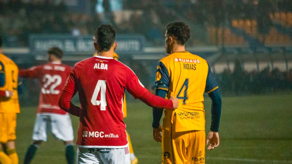 David Alba durant el partit.