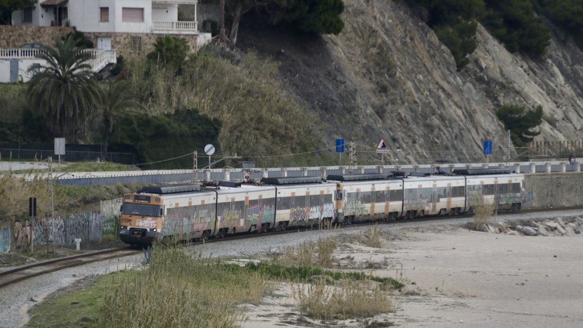 Un tren de l'R1 de Rodalies.