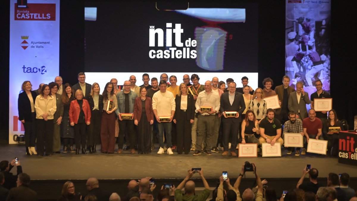 Fotografia de família de la Nit de Castells 2026.