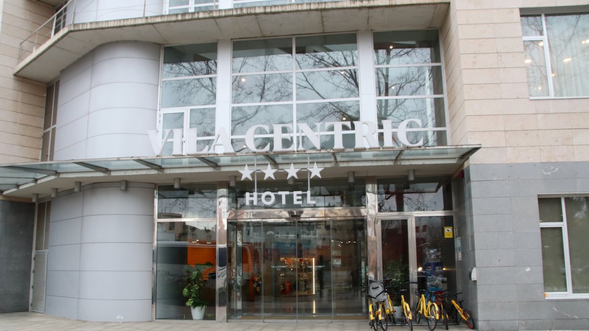 Imatge de l'exterior de l'hotel de Vila-seca on s'haurien produït els fets.
Autor: Redacció