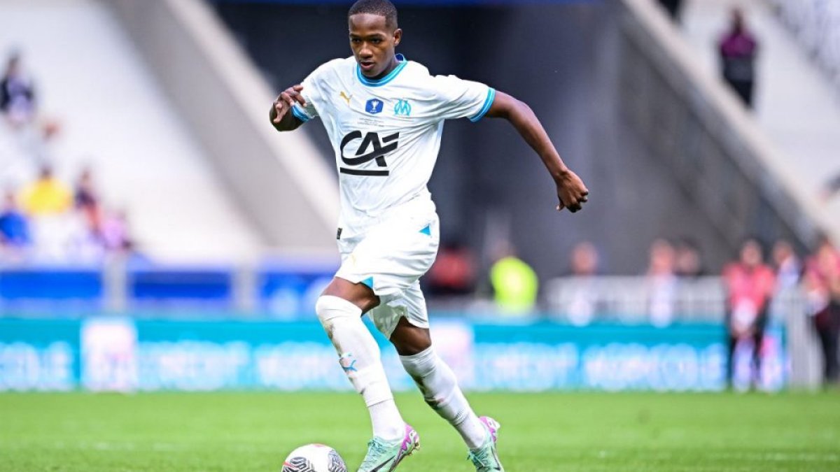 El joven Keyliane Abdallah con la camiseta de la Marsella.