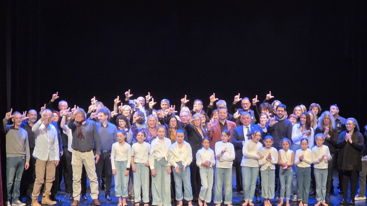 El documental 'Joana' emociona a Riudoms con un homenaje a las cuidadoras de ELA