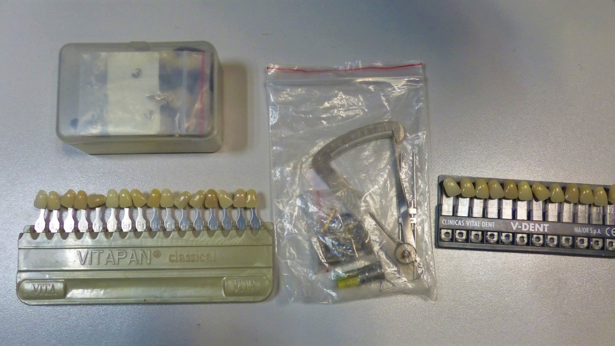 El detingut exercia sense titulació ni col·legiació i atenia pacients en un pis en condicions insalubres.