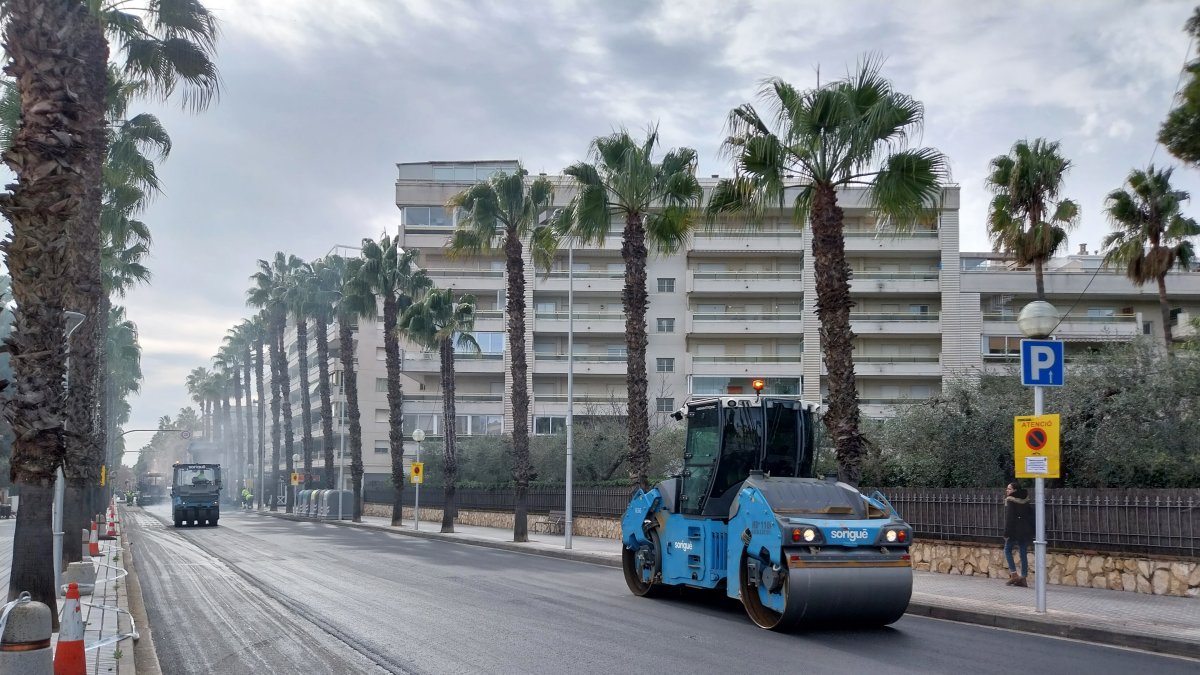 Salou impulsa una nueva fase de asfaltado en 8 calles del municipio