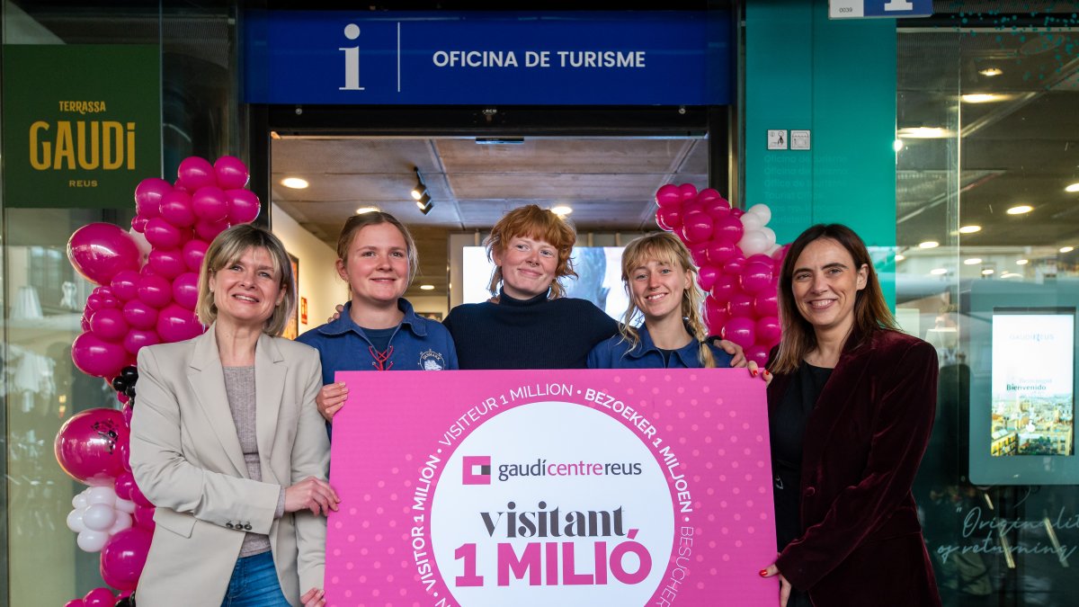 Rebuda de les visitants 1 milió del Gaudí Centre.