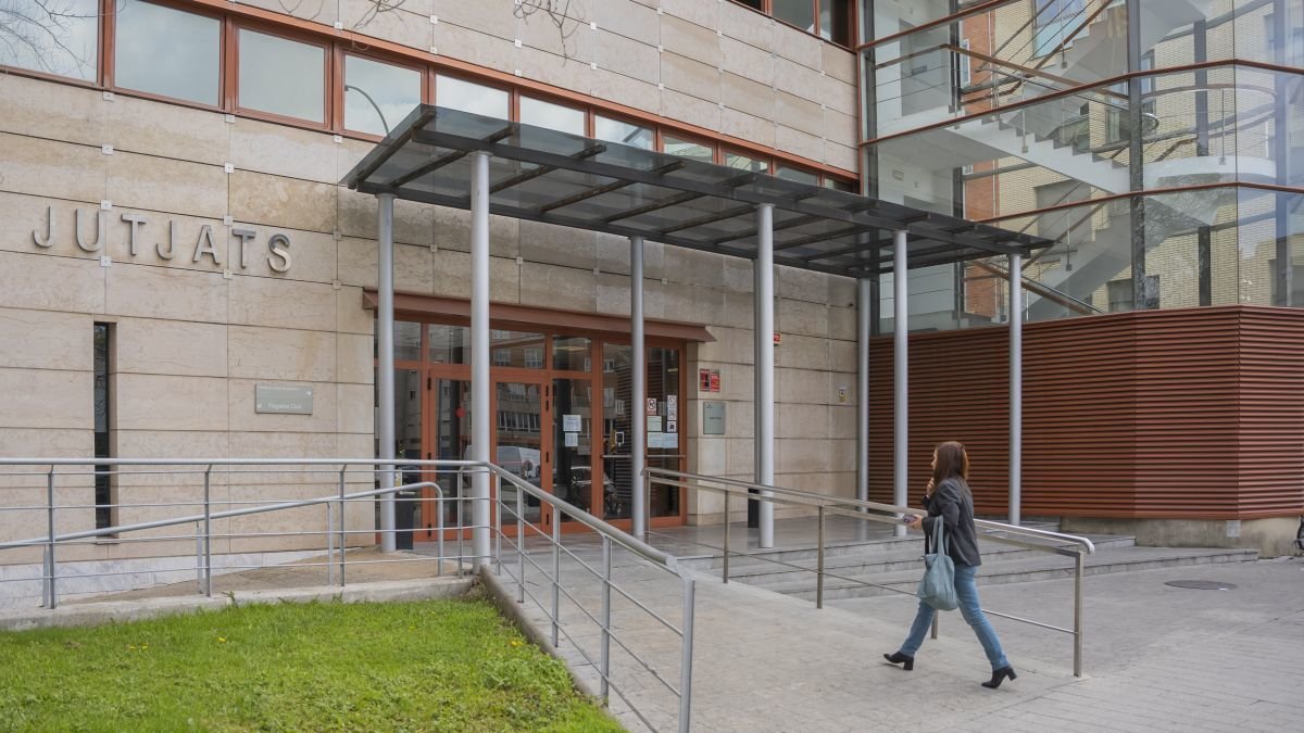 Fotografía de archivo de los Juzgados de Reus, que serán objeto de reforma de la climatización, ventilación, cubierta y espacios interiores.