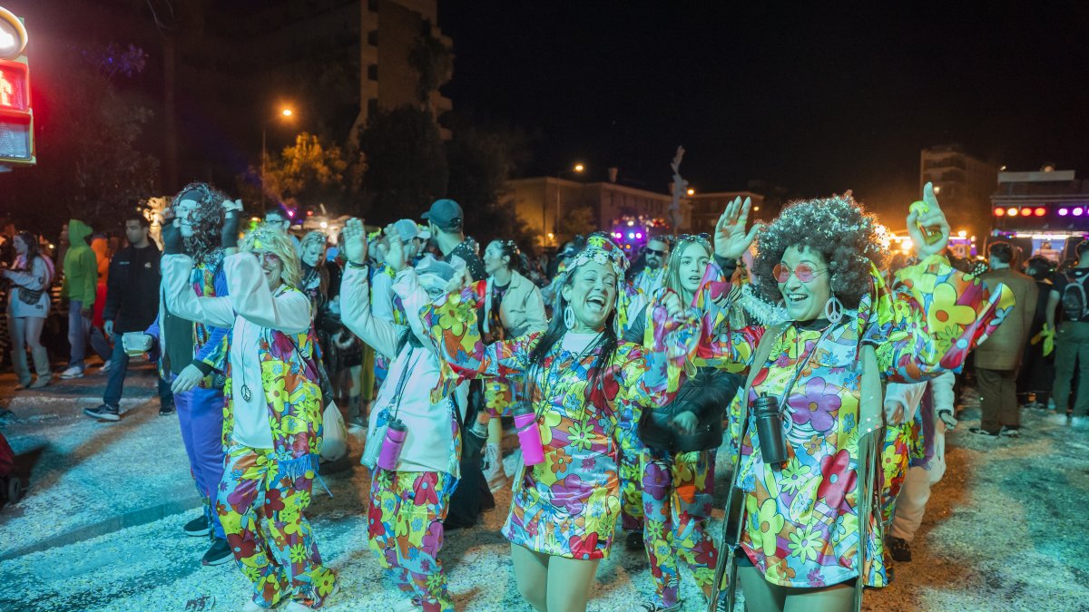 Imagen de la Batalla del Confeti, este domingo, con motivo del Carnaval reusense.