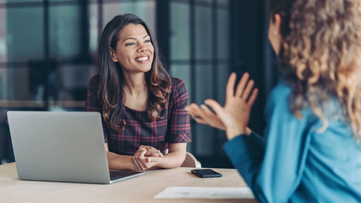 Imagen de archivo de una entrevista de trabajo
