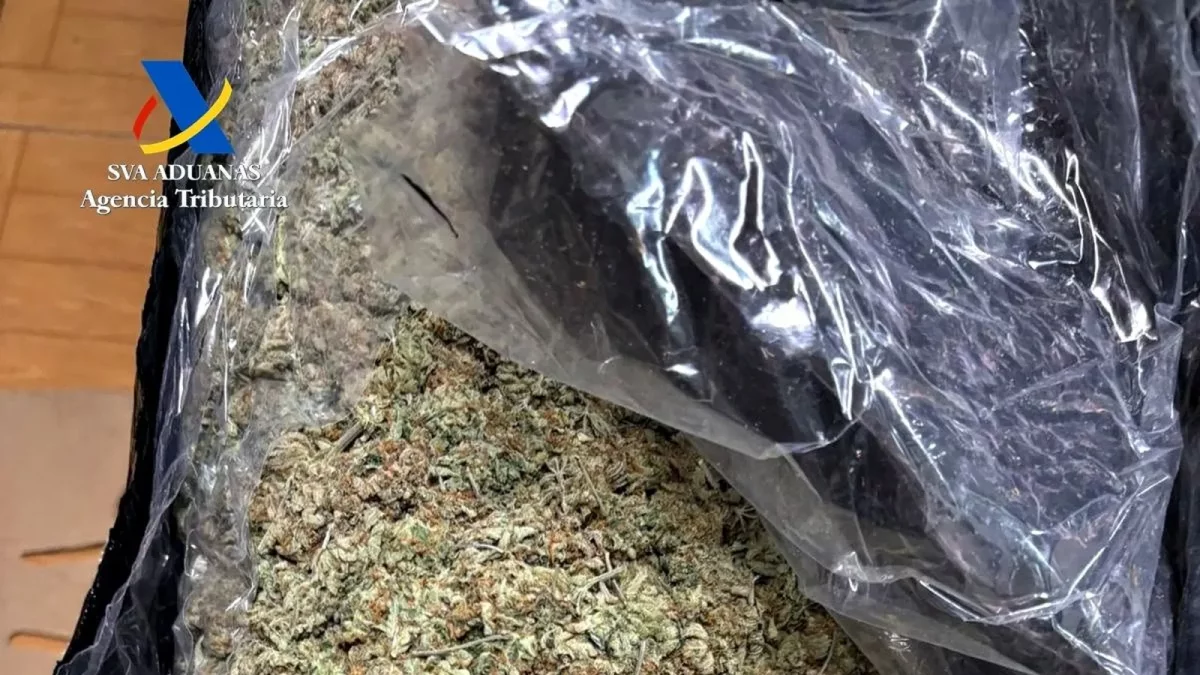 Imatge de la droga oculta el paquet.