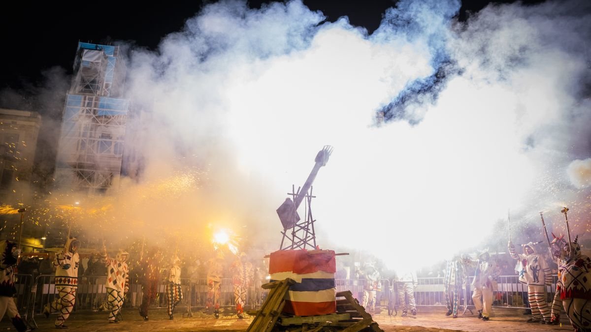 Fotografía de la crema del Brazo Incorrupto en la plaza del Mercado 2026.