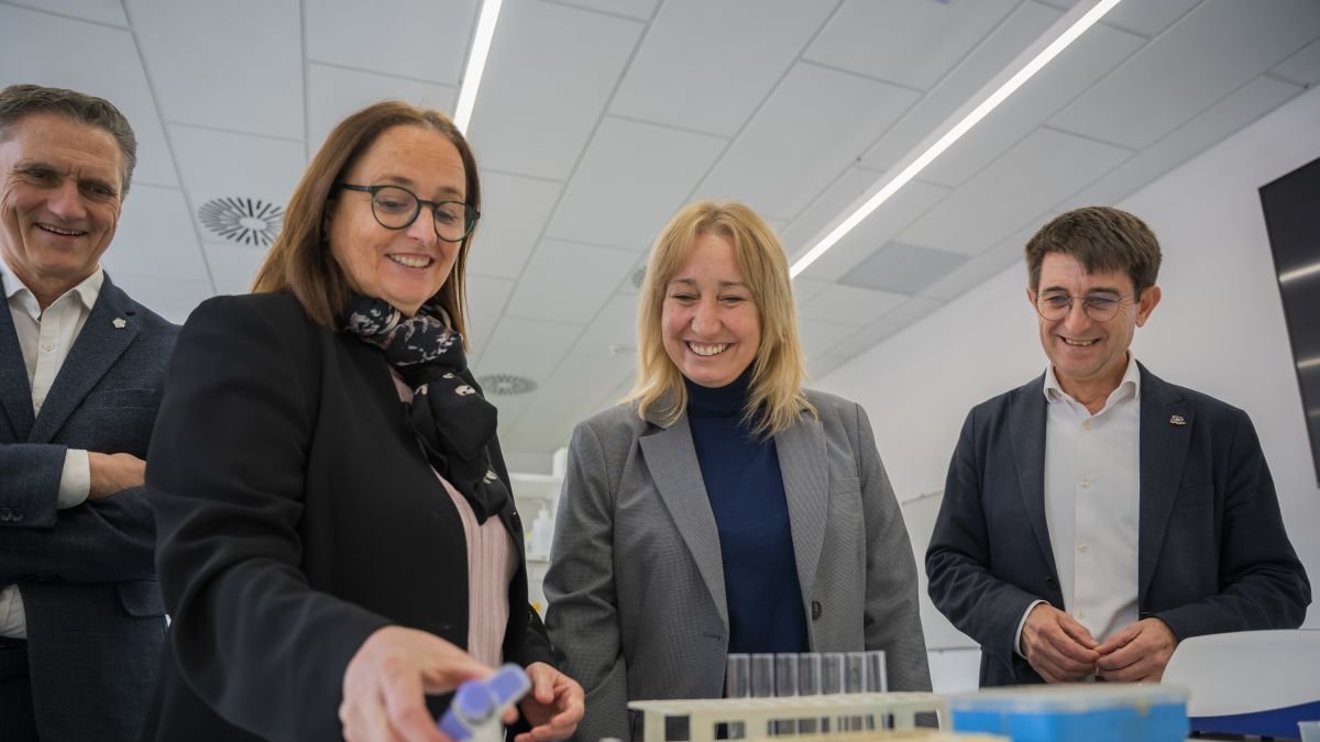 Les instalaciones fueron inauguradas ayer con la visita institucional de la subdelegada del Gobierno central, Elisabet Romero.