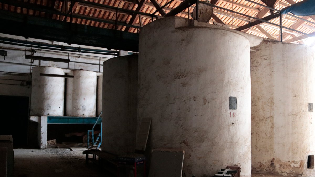 Tines sense ús a la cooperativa agrícola del Vendrell, adquirida per l'Ajuntament i on projecta la futura Casa de la Cultura.