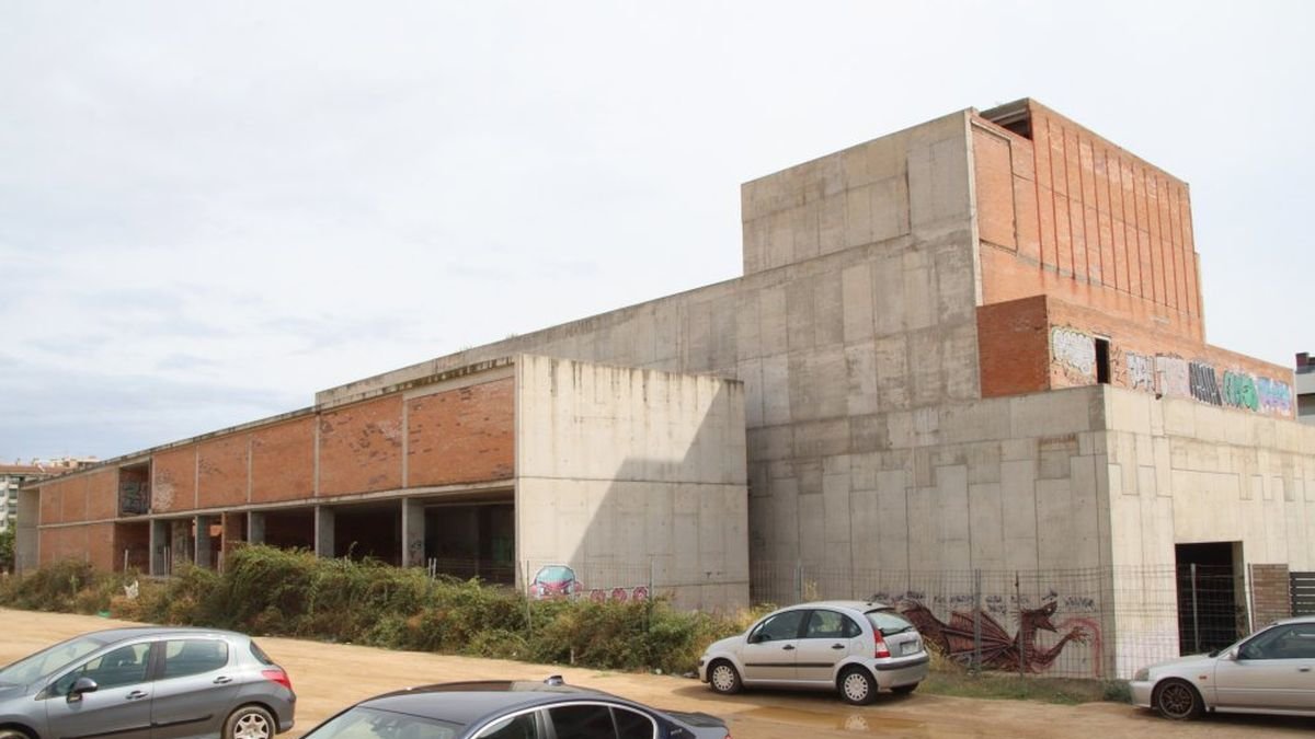 Imatge de l'estat actual del Teatre Auditori de Cambrils.