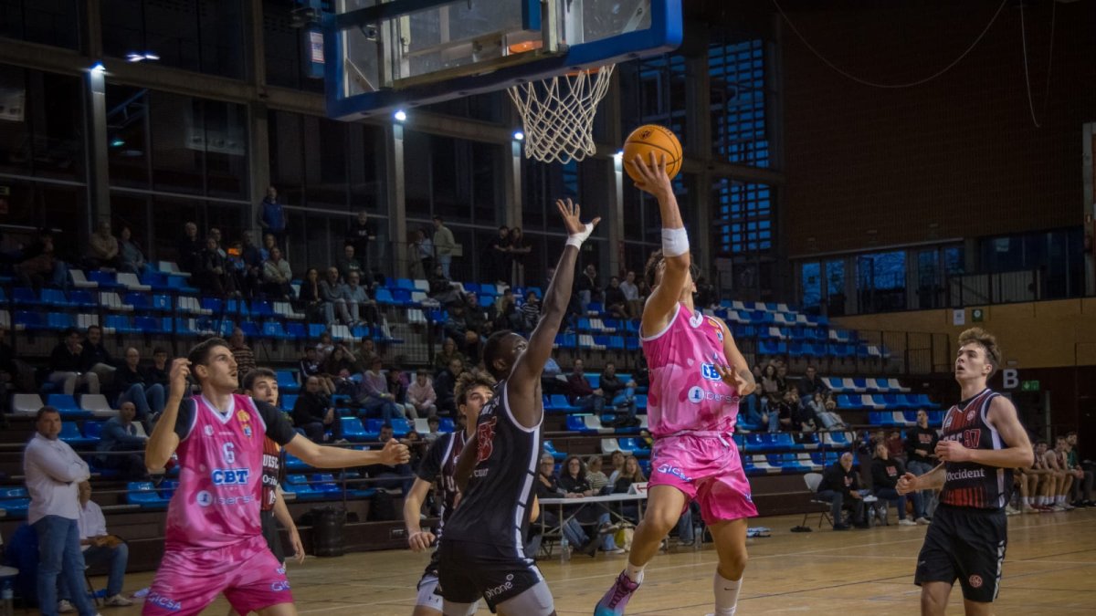 Los jugadores del CBT durante el duelo.