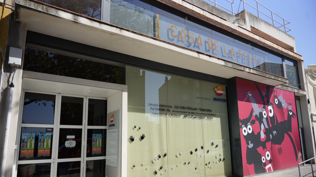 El Ayuntamiento de Tarragona rechaza el traslado de la Casa de la Festa al Banco de España: «No es un lugar apropiado»