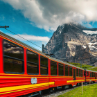 El Gobierno ha aprobado este martes en el Consejo de Ministros un descuento del 50% en el Interrail europeo y un programa específico para favorecer el transporte ferroviario.