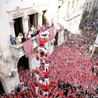 3 de 9 sense folre carregat de la Colla Joves Xiquets de Valls durant una diada passada.