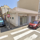 L’edifici on es projecta el nou centre de culte acollia abans l’escola d’adults.