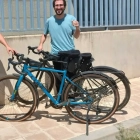 El propietari de les bicicletes de carretera perdudes.