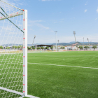 Imatge del nou camp de futbol de gespa artificial a punt per a ser inaugurat aquest dissabte 15 de juny.