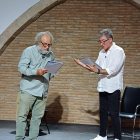 Jaume Martell i Fermí Fernández assajant la lectura teatral ‘La independència de Tarragona’.