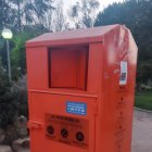 Uns dels contenidors de roba del Catllar.