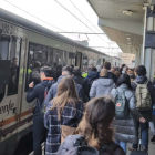El primer tren que connecta Tarragona amb Barcelona després de les obres al túnel de Roda de Berà.