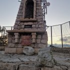 Imatge de la Mare de Déu de la Cinta destrossada.