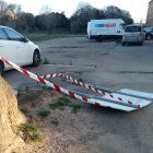 Imatge d'una senyal tomabda pel vent a Riuclar.