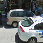 Imagen del Street View a la altura del número 10 de la calle Pere Martell, con la sábana que tapaba el cuerpo.