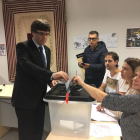 Puigdemont ya ha efectuado su voto.