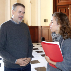 Imatge d'arxiu de Pau Ricomà, d'ERC, i Laia Estrada, de la CUP, a l'Ajuntament de Tarragona el passat novembre.