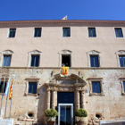 Imagen de archivo de la fachada del Ayuntamiento de Torredembarra, justo después de colgarse la estelada.