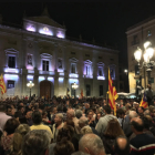 Imatge de la concetració davant l'Ajuntament de Tarragona.