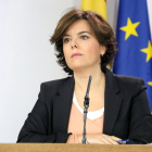 La vicepresidenta del gobierno español, Soraya Sáenz de Santamaría, durante la rueda de prensa posterior al Consejo de Ministros.