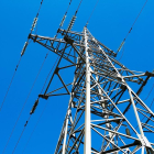 Imagen de archivo de una torre de distribución de electricidad.