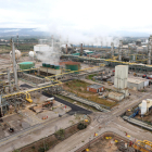 Imagen del Complejo Industrial de Repsol desde la nueva planta de Polietilè Metal·locè.