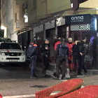 Control policial al carrer Monturiol de Calafel,  origen del conflicte pels sorolls.