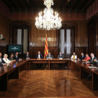 El Consell Executiu reunido en el Parlamento para firmar el decreto de convocatoria del referéndum del 1-O.