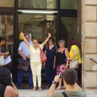 La denunciante en la entrada de los juzgados de Tortosa.