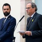 El president de la Generalitat, Quim Torra, i el president del Parlament, Roger Torrent, en la seva compareixença al Parlament aquest 2 de novembre.