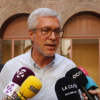 Josep Fèlix Ballesteros atendiendo a los medios este viernes.