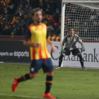 L'arquer roig-i-negre Edgar Badia durant un instant del partit amb la selecció catalana, amb què va estrenar-se dimecres, a Montilivi.