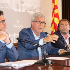 El alcalde de Tarragona, Josep Fèlix Ballesteros, muy indignado, acompañado de los concejales José Luis Martín y Pau Pérez, en rueda de prensa, el 19 de julio del 2017