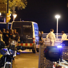 Pla del dispositiu policial de Mossos la matinada del passat dia 18, després de l'atemptat.