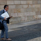 Imagen de archivo del secretario general de vicepresidencia y de Economia i Hisenda, Josep Maria Jové, saliendo del Palau de la Generalitat.