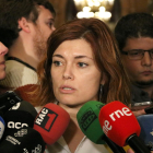 La prtaveu de Catalunya en Comú i diputada electa de CatECP, Elisenda Alamant, atenent als mitjans.